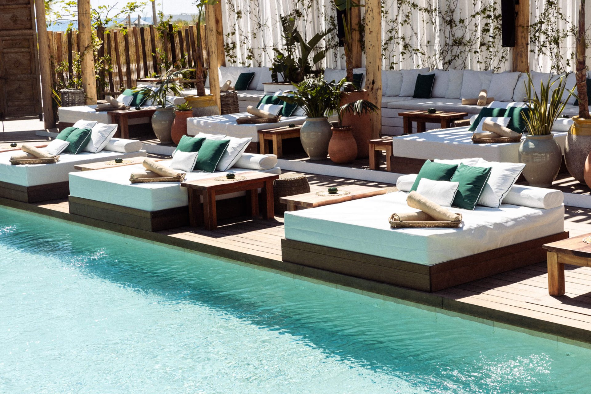 Yacht versus luxury hotel comparison on the French Riviera coast