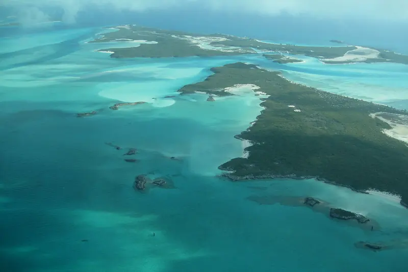 7-Day Bahamas Exumas Yacht Charter: Bahamas coastline